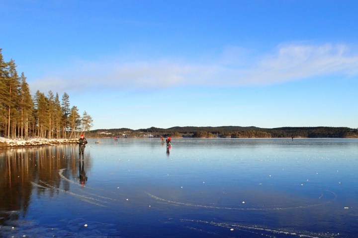 a small boat in a body of water